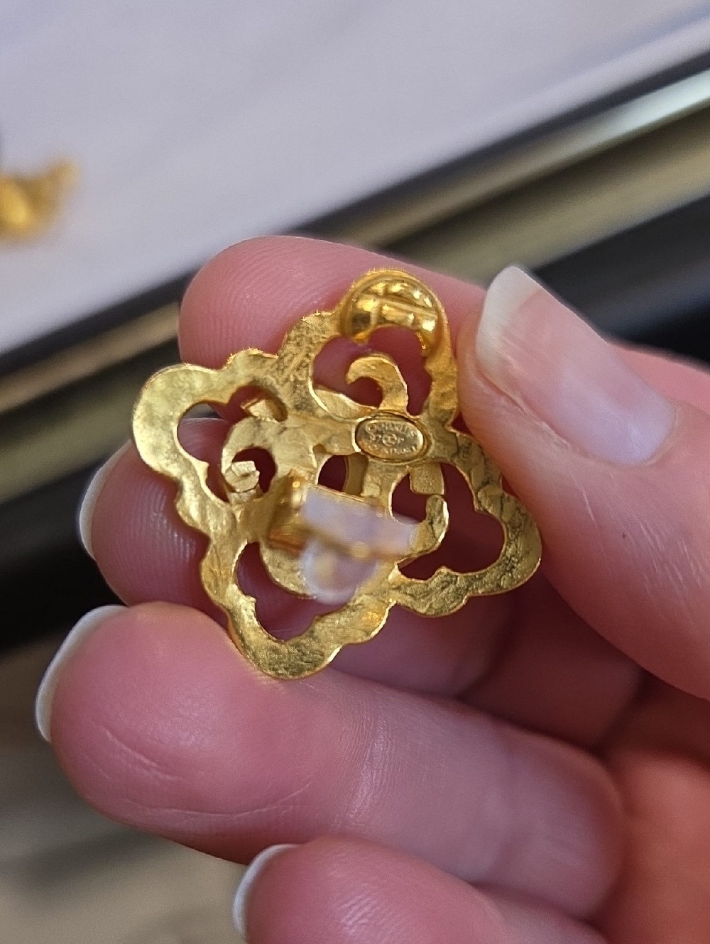 Chanel Gold-Tone Floral Logo Clipon Earrings -COA - Picture 10 of 11